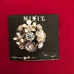 MiXit Expandable flowered ring
